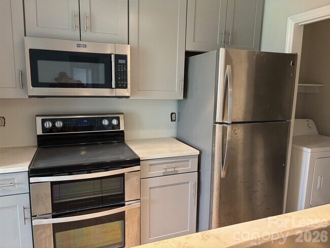 Foto del edificio - 11029 Harrowfield Rd