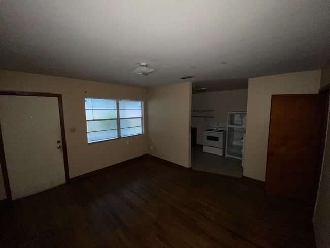 Building Photo - Near Cascades Park, Harwood floors in Historic Myers Park