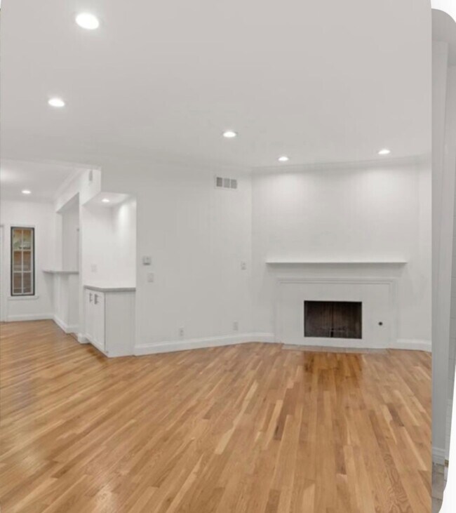 Foto del edificio - 124 Montana Ave