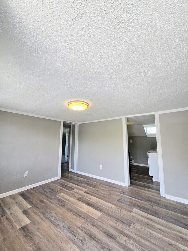 Foto del edificio - 1101 N Indiana Ave