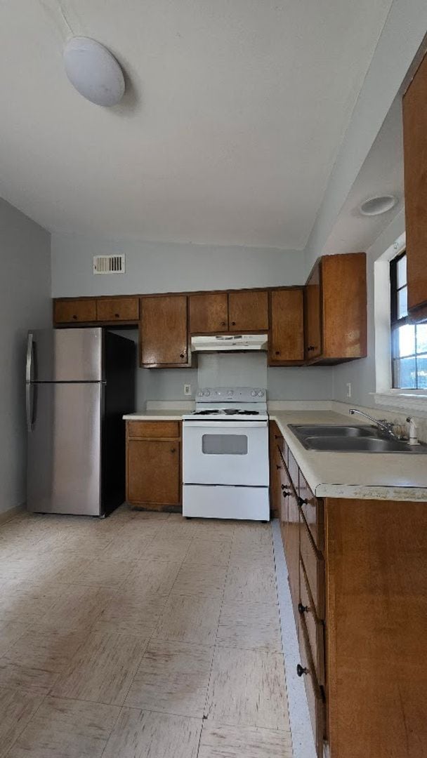 Building Photo - 1974 S Riverview Cir