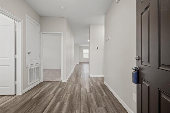 Building Photo - 6306 Highland Trl Dr