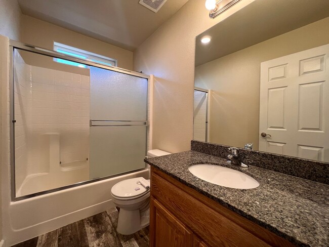 Foto del edificio - ~~NEWER 4 Bedroom Fernley Home~~