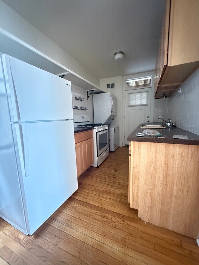 Building Photo - 2321 N Spaulding Ave
