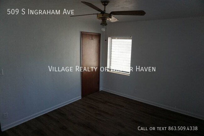 Building Photo - Cute 2 bedroom 1 bathroom duplex close to ...