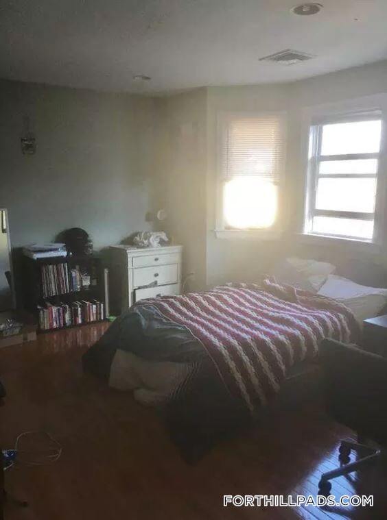 Building Photo - 21 Dorr St