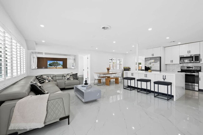 Building Photo - 871 NW 23rd Terrace