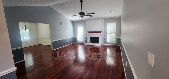 Foto del edificio - 4323 Chadwell Ln