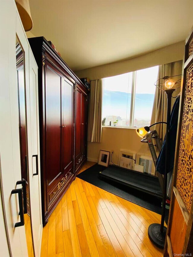 Foto del edificio - 133-38 Sanford Ave