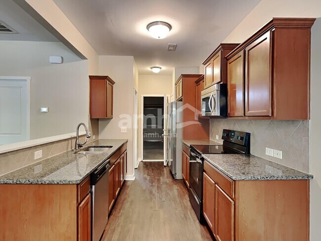 Foto del edificio - 4940 Ballantine Dr