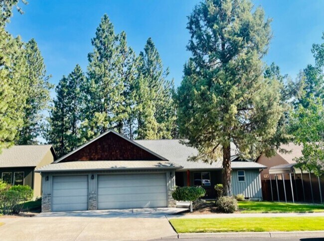 Foto del edificio - Lovely single level home in SW Bend with l...