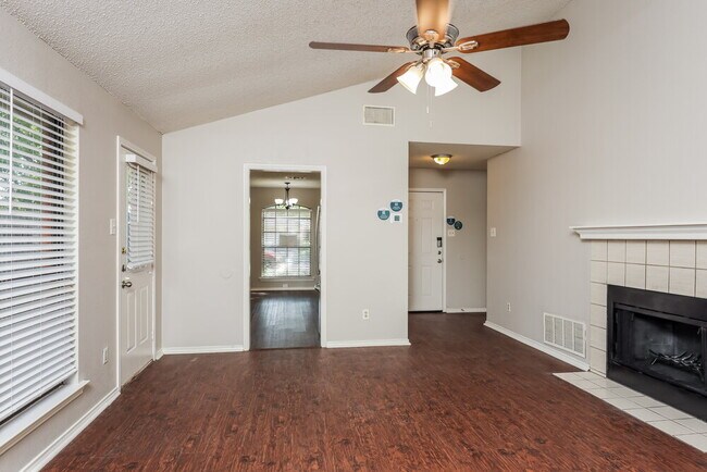 Foto del edificio - 907 Park Pl Blvd