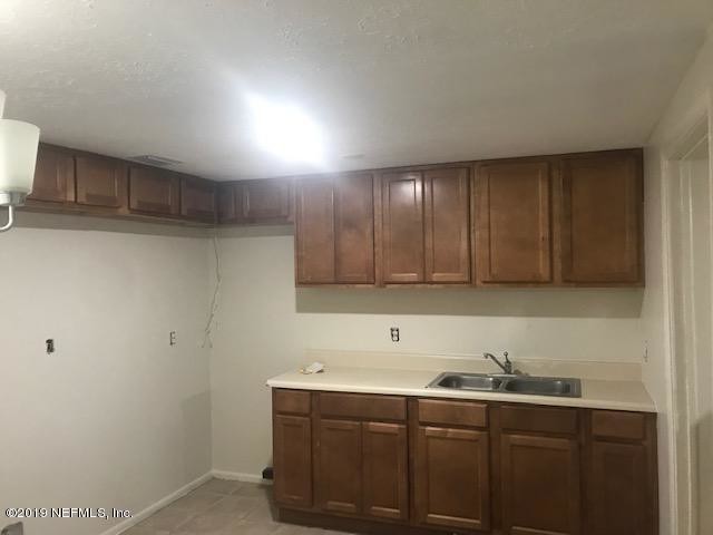 Foto del edificio - 1244 W 27th St