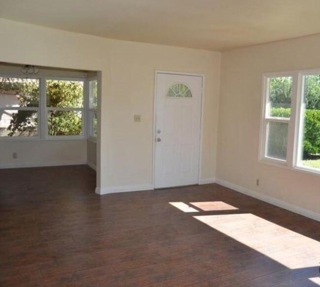 Building Photo - 6305 Almond Dr