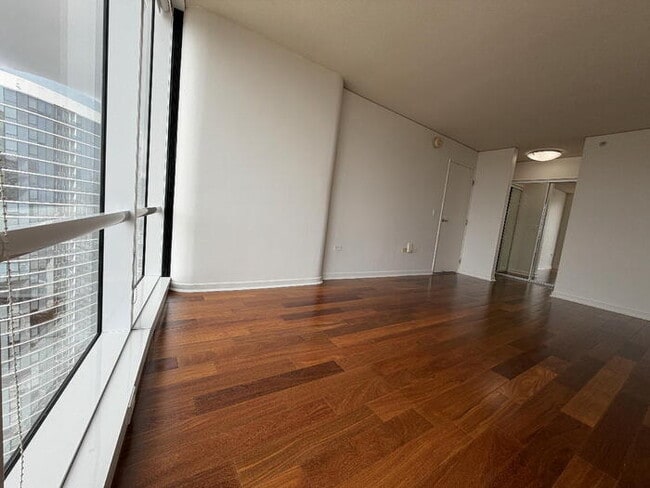 Building Photo - To register for the showing time below, note the 4 digit code: 5316 and click "APPLY NOW."(mobile...