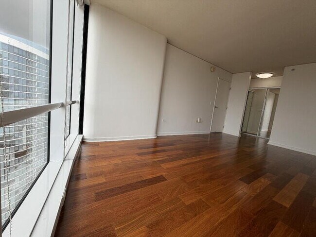 Foto del edificio - To register for the showing time below, note the 4 digit code: 5316 and click "APPLY NOW."(mobile...