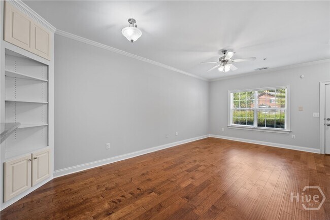 Building Photo - 460 Barnett Shoals Rd