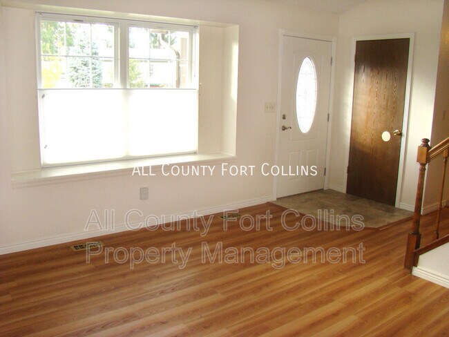 Building Photo - 2215 Whitetail Pl