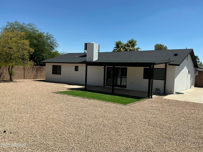 Foto del edificio - 5038 E Winchcomb Dr