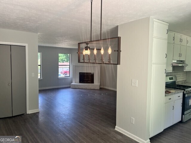 Foto del edificio - 8155 Sunnydale Ln