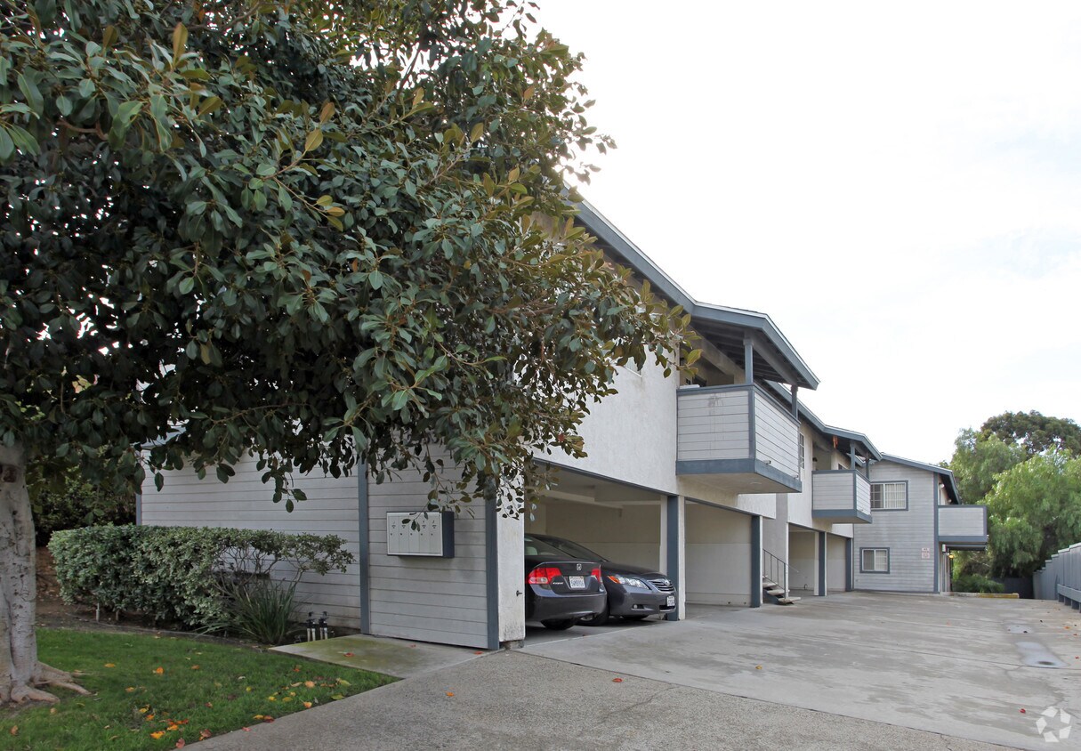 Foto principal - 2933 B St