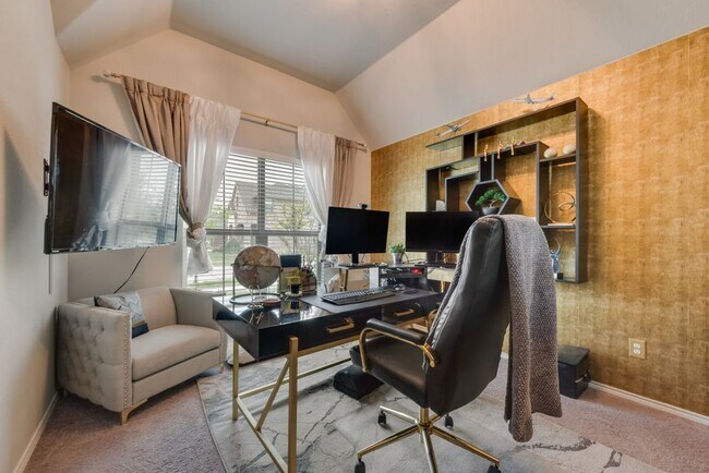 Building Photo - 4920 Sassafras Dr