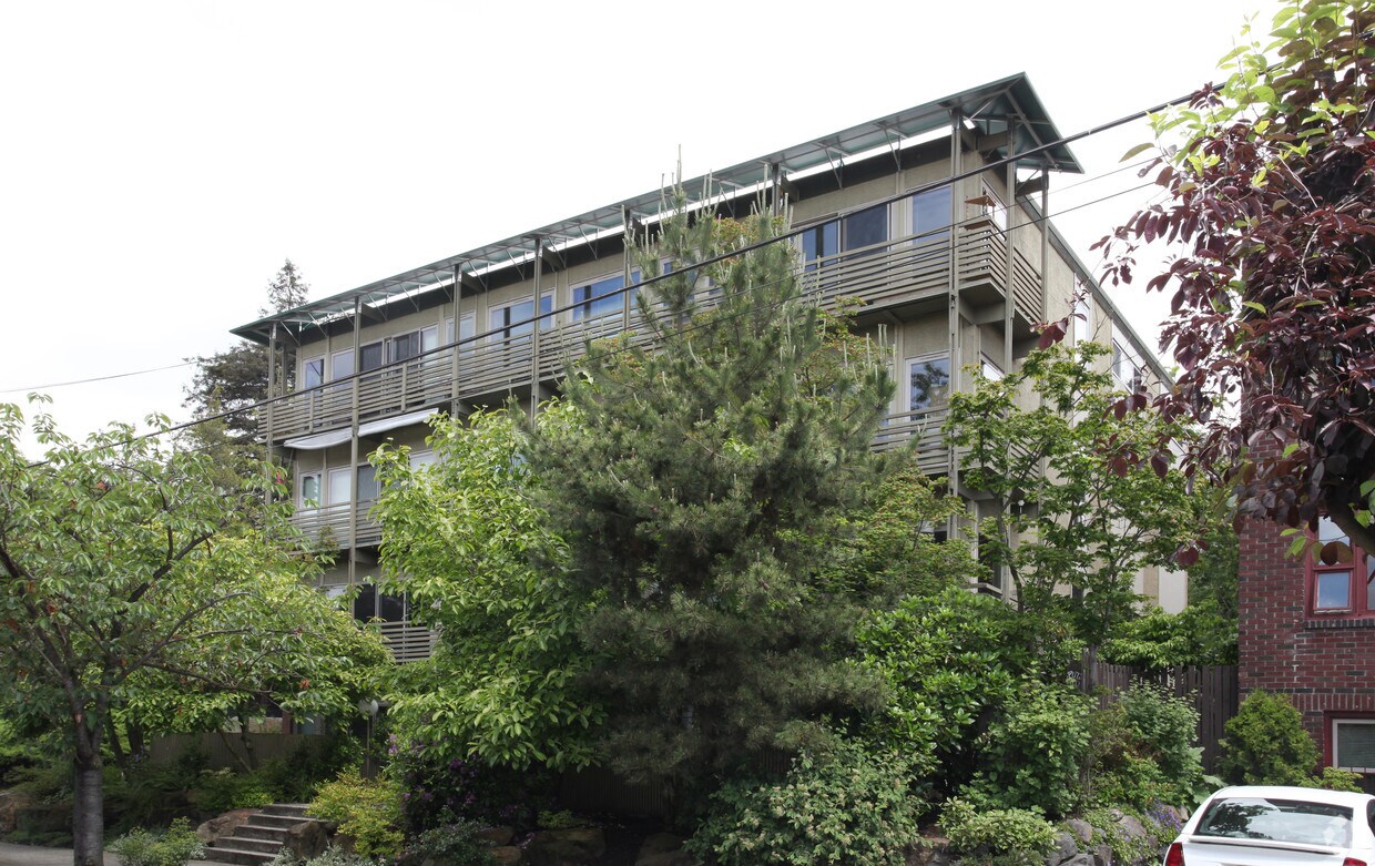Building Photo - The Phillips Apartment