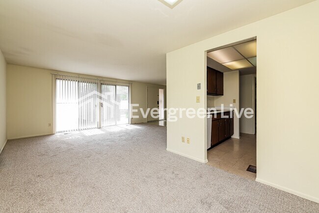 Foto del edificio - 5664 Troy Villa Blvd