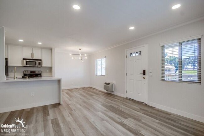 Foto del edificio - Dazzling 1Bdm 1Ba Condo in Alder Woods Com...