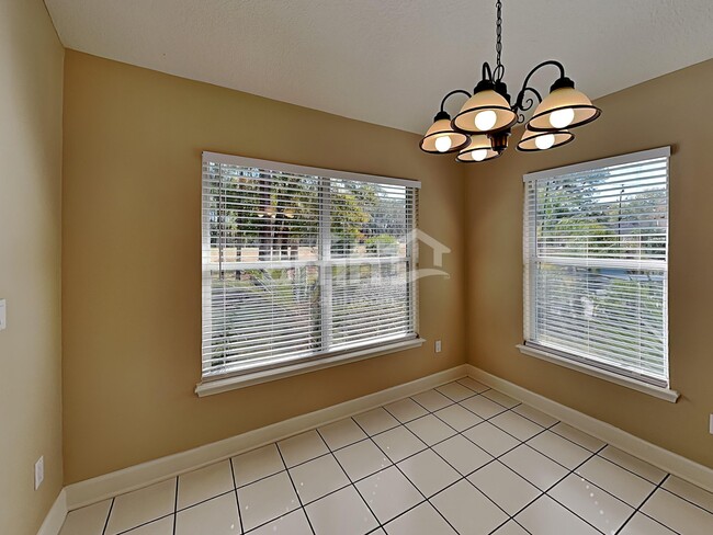 Building Photo - 805 Putters Green Way N