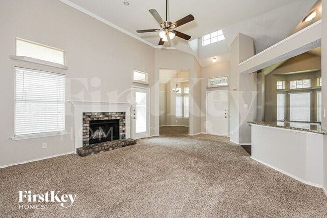 Foto del edificio - 2140 Birch Bend