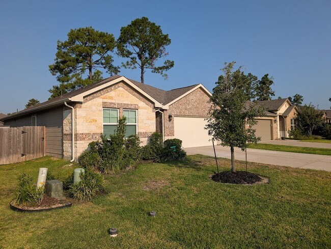 Building Photo - 2226 E WInding Pines