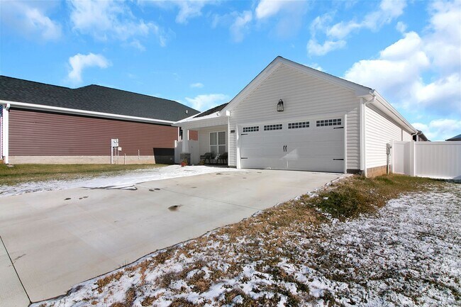 Building Photo - 110 War Admiral Ct Hopkinsville KY 42240 F...