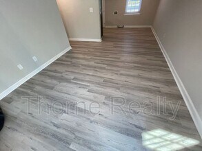 Building Photo - 1318 Maple St