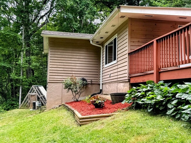 Building Photo - 128 Woodland Hills Dr