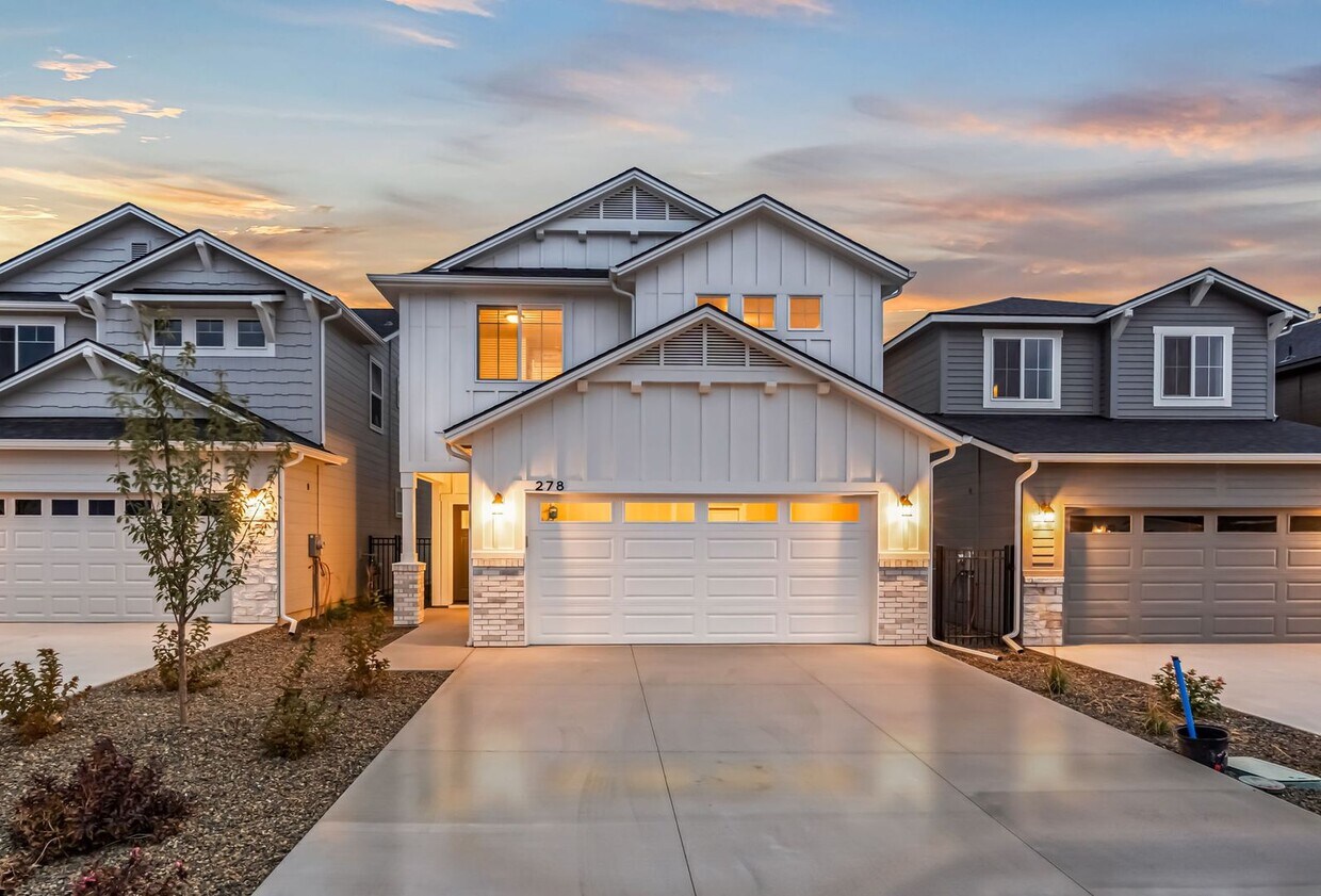 Foto principal - BRAND NEW BLACKROCK 4BD/2.5BA MERIDIAN HOME!