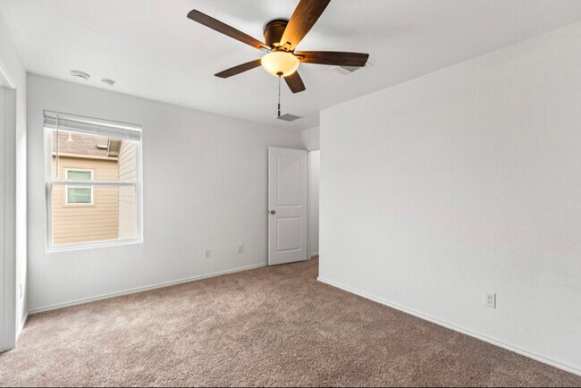 Building Photo - 10824 Presa Wy