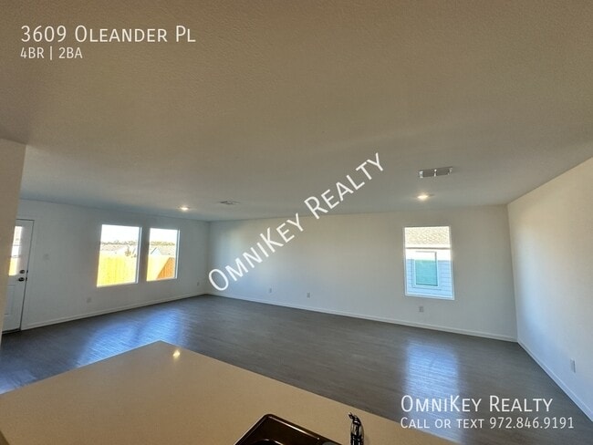 Foto del edificio - 3609 Oleander Pl