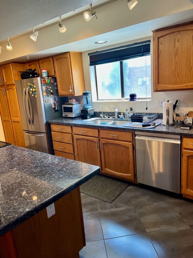 Kitchen - 3031 N Civic Center Plz