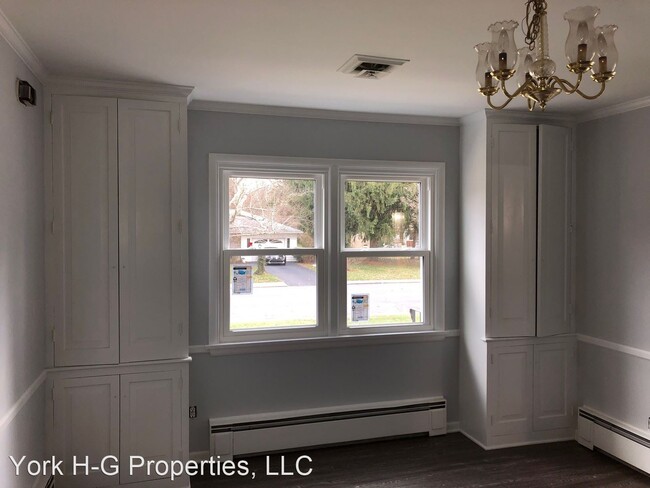 Building Photo - 4 br, 2 bath House - 80 Hillside Dr.