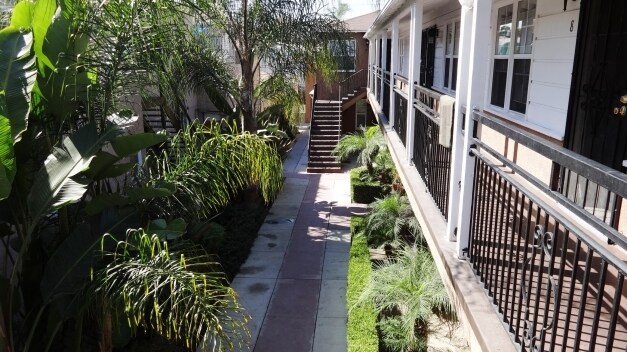 Foto del edificio - 2035 Pine Ave
