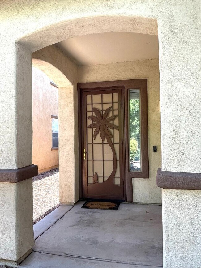 Foto del edificio - 5 Bedroom Home on the Lake in Rancho Sahua...