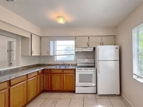 Building Photo - 329 7th St SW