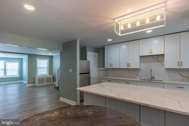 Building Photo - 6519 Dorel St