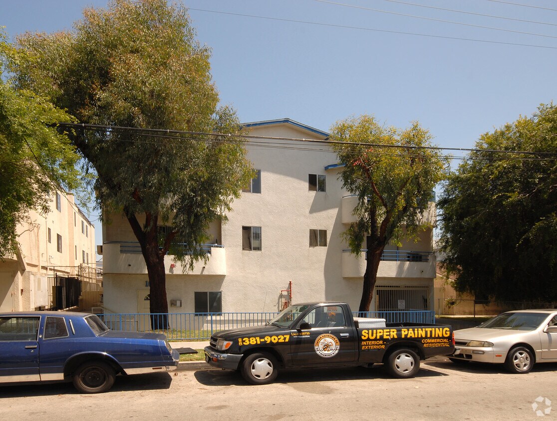 Foto del edificio - 1615 W 218th St