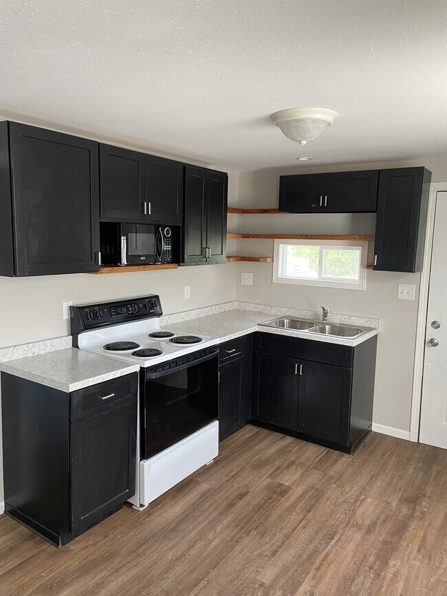 Foto del edificio - 2326 Central Ave