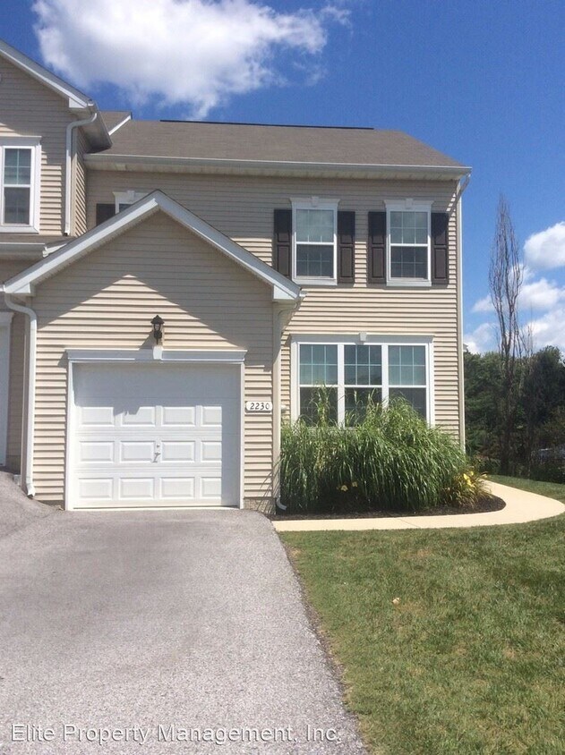 Primary Photo - 3 br, 2.5 bath House - 2230 Live Oak Ln
