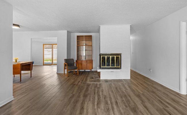 Building Photo - Beautiful 4 Bed, 2 Bath Home