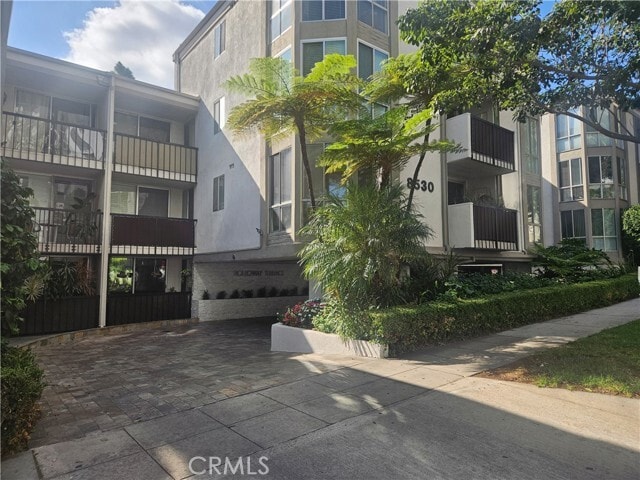 Foto principal - 8530 Holloway Dr