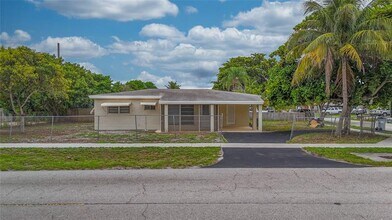 Building Photo - 242 NE 26th Ct